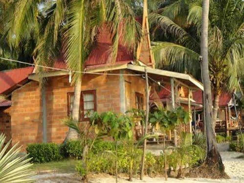 Leela Beach Resort หาดริ้น ภายนอก รูปภาพ